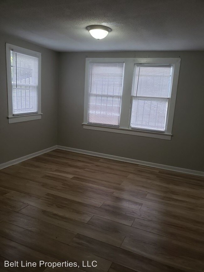 Foto del edificio - 2695-2697 Milton Ave