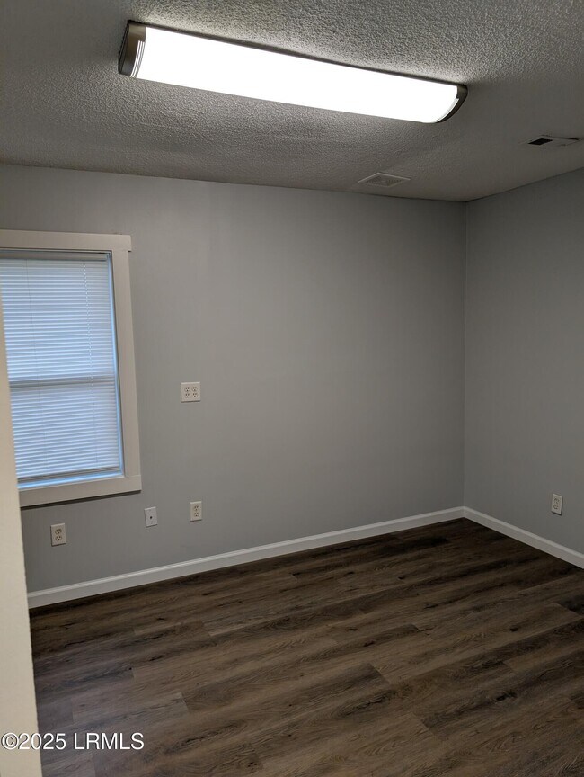 Building Photo - 34 SC-128