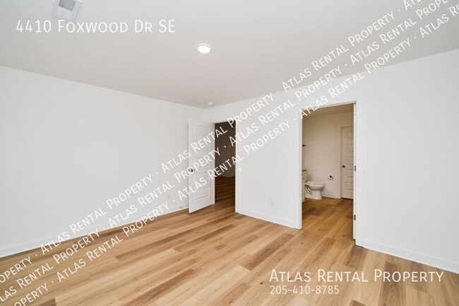 Building Photo - 4410 Foxwood Dr SE