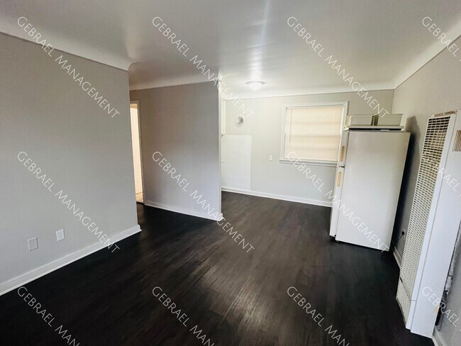 Foto del edificio - 11018 Hayes St