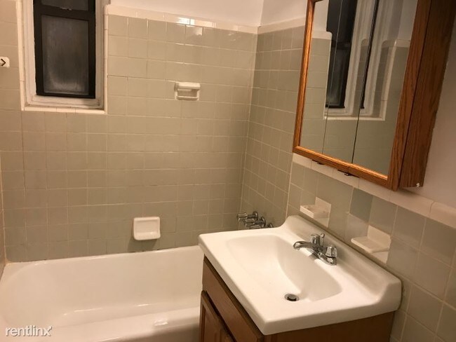 Foto del edificio - 180 E 17th St