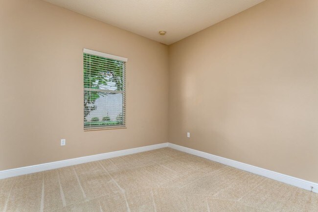 Building Photo - 3964 Sunset Lake Dr