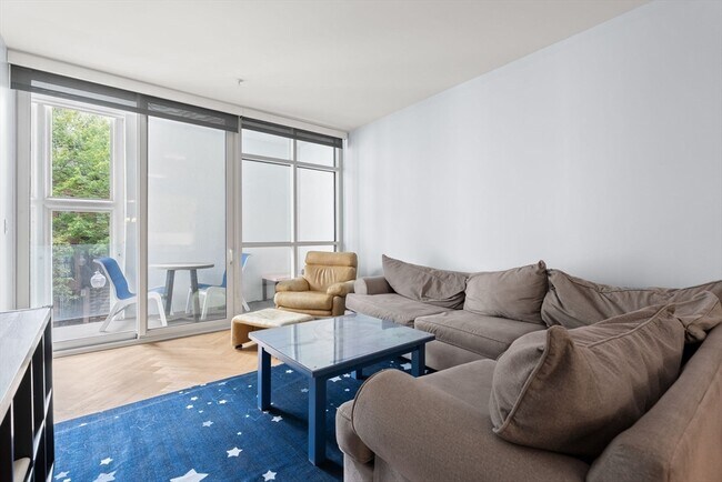 Foto del edificio - 771 Harrison Ave