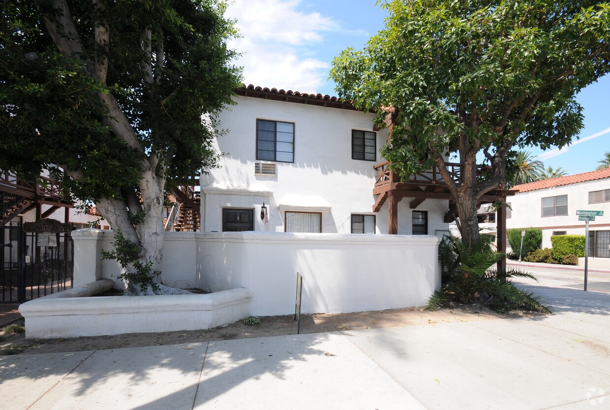 1228 N Broadway, Santa Ana, CA 92701 - 1228 N Broadway Santa Ana, CA 92701  | Apartments.com, image size:1240x833