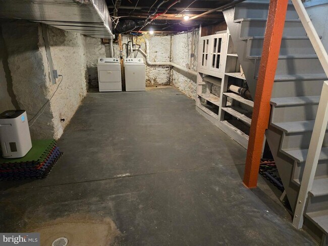 Foto del edificio - 9 E Simpson St