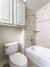 Building Photo - 9018 Meacom Dr