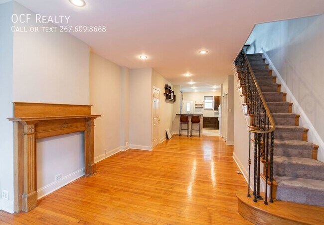 Building Photo - 3 Bed Melrose Townhome