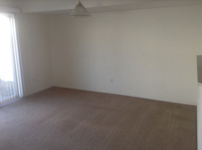 Foto del edificio - DOG FRIENDLY, 3 BEDROOM, 2.5 BATHROOM SOUTH PARK TOWNHOUSE