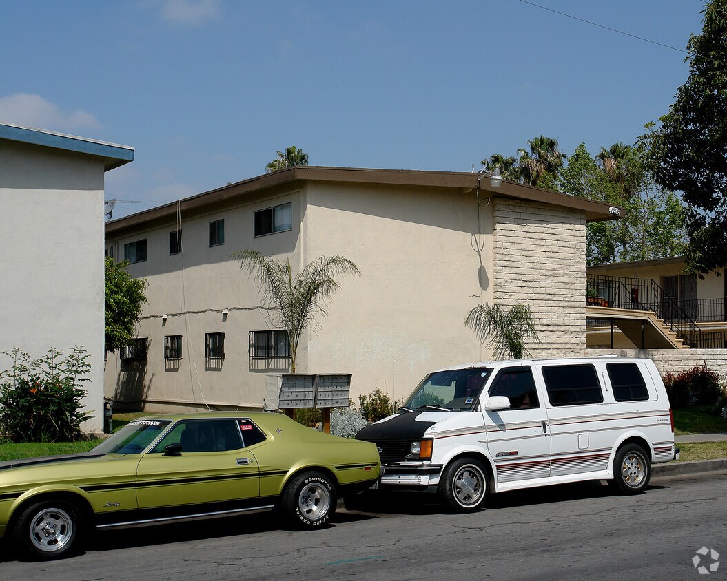 Building Photo - 1202 S Pacific Ave