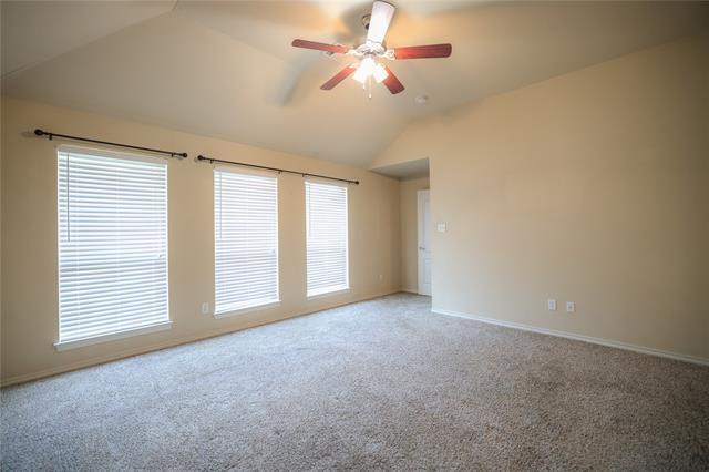 Building Photo - 2101 Oakridge Dr