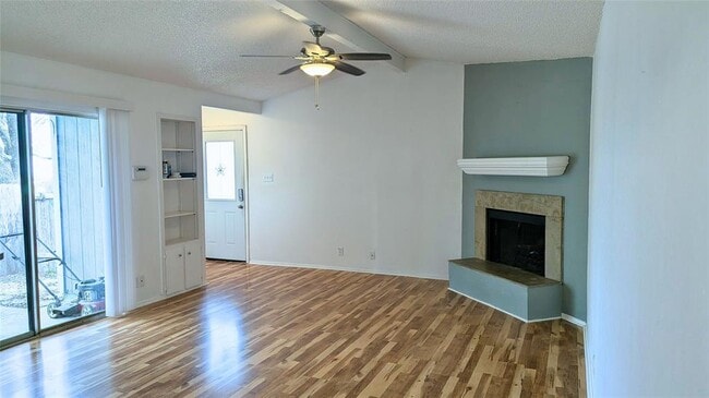 Foto del edificio - 6916 Scenic Brook Dr