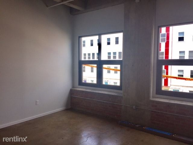 Building Photo - 4800 Chestnut St