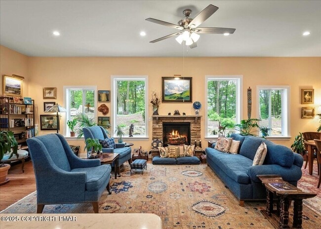 Foto del edificio - 4426 Skyline Dr