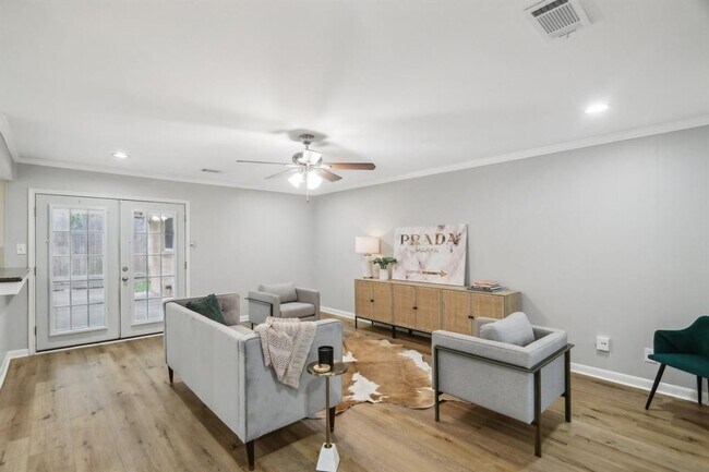 Foto del edificio - 4414 Rosebay Dr