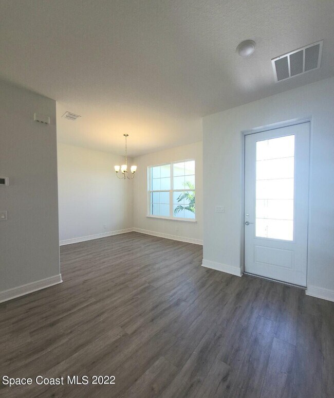 Building Photo - 1642 Killian Dr