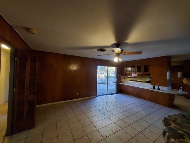 Building Photo - 2850 Wier Dr