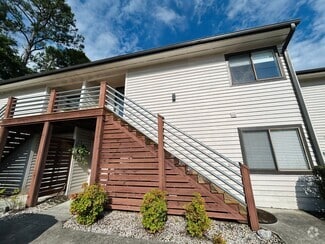 Building Photo - 1507 Military Cutoff Rd