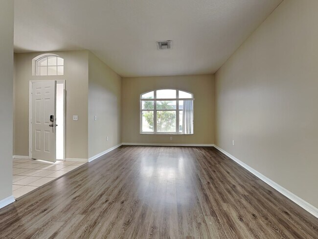 Foto del edificio - 4626 Carroway Dr