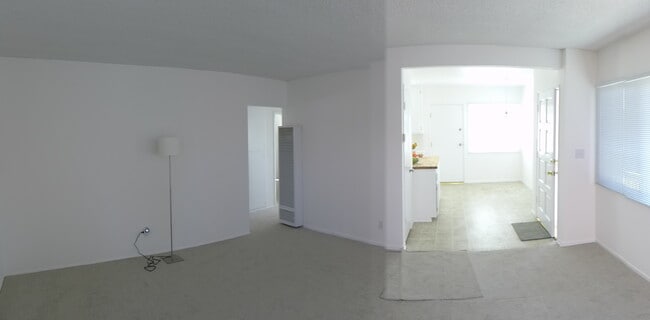 Building Photo - 2802 Ingleside Dr