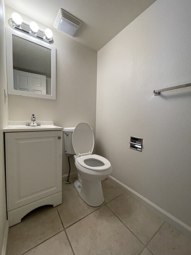 Foto del edificio - 321 N McArthur St