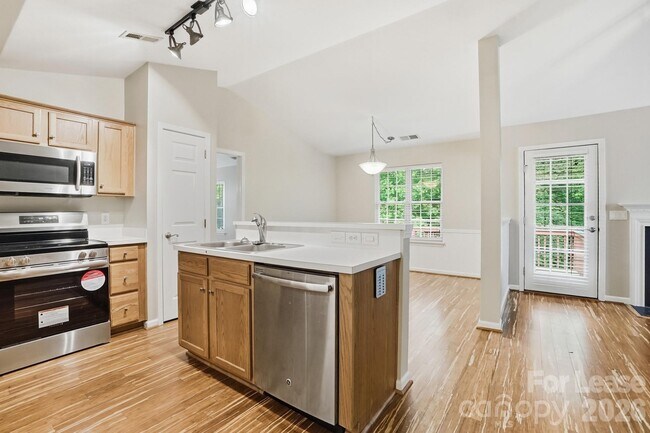 Foto del edificio - 2830 Black Walnut Ln