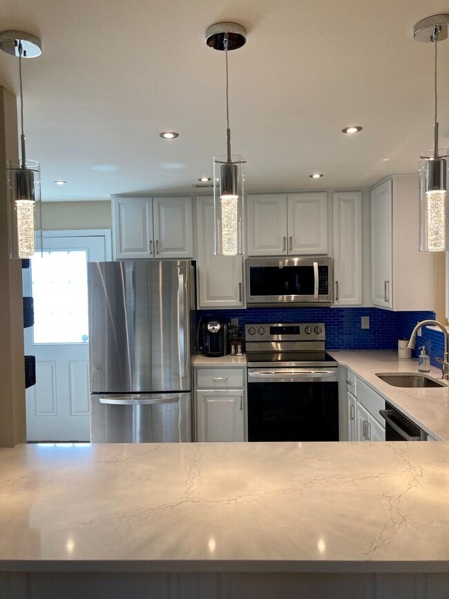 Building Photo - 3 Bedroom, 2 Bath home in Brookland Terrace