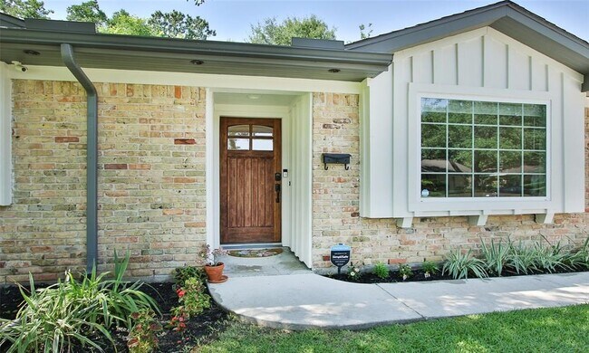 Foto del edificio - 5923 Dawnridge Dr