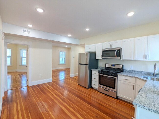Foto del edificio - 10 Lowell Cir