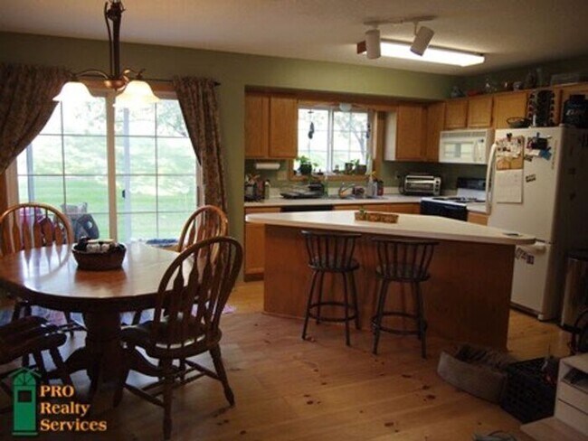 Building Photo - 2 Bedroom Townhome in Woodbury