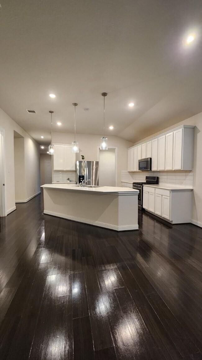 Building Photo - 19834 La Portada Dr