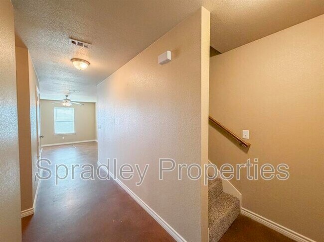 Building Photo - 778B E Ridge Blvd