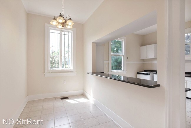 Building Photo - 2 br, 1.5 bath House - 926 City Park Ave.