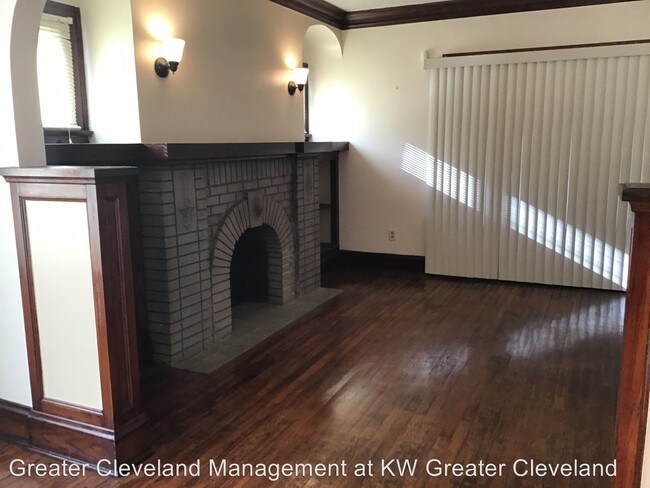 Foto del edificio - 18214 La Salle Rd