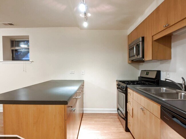Foto del edificio - 2134 W Concord Pl