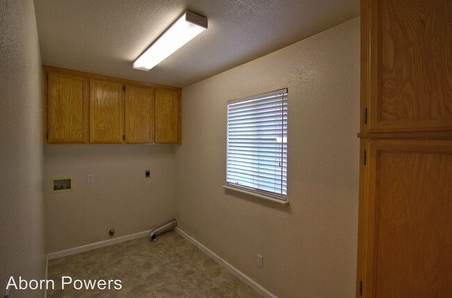 Building Photo - 3 br, 2 bath House - 3504 Santos Circle