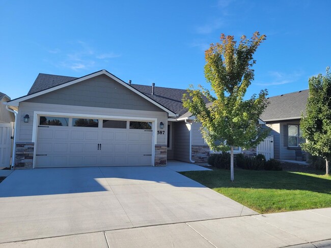 Building Photo - Beautiful home in Middleton