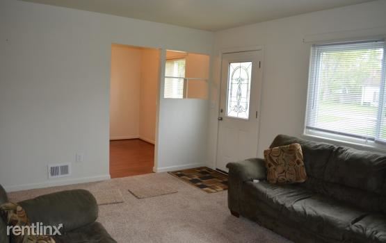 Building Photo - 6627 Saline Dr