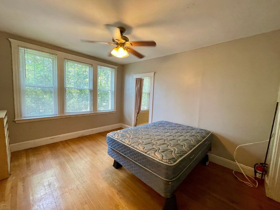 Primary Photo - AMAZING STUDIO IN BRIGHTON AVAILABLE NOW, ...