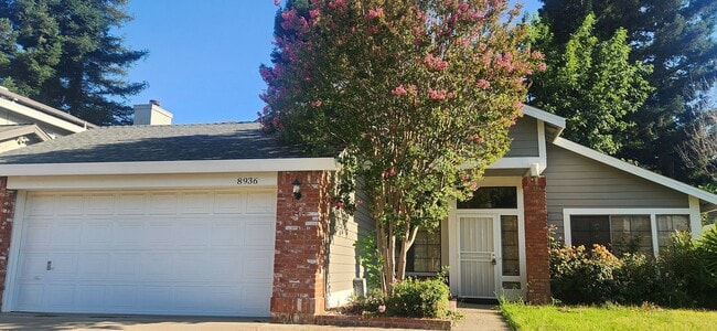 Building Photo - Charming 3 Bedroom, 2 Bath Single Story in...
