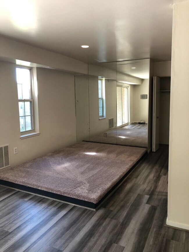 Building Photo - Charming 2 Bedroom Condo in Gwynn Oak!