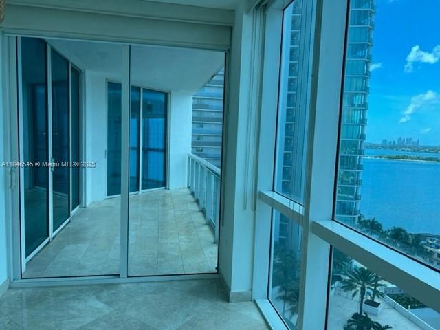 Foto del edificio - 480 NE 30th St