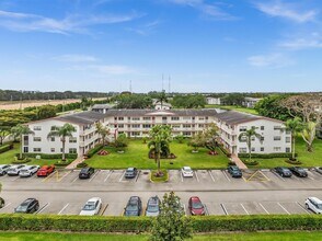 Building Photo - 576 Fanshaw N