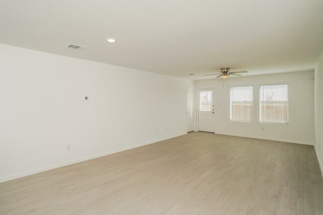 Foto del edificio - 1826 Musk Rose