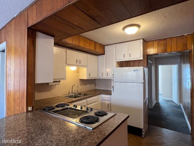 Foto del edificio - 2 br, 1 bath House - 916 S. Clifton Ave B ...