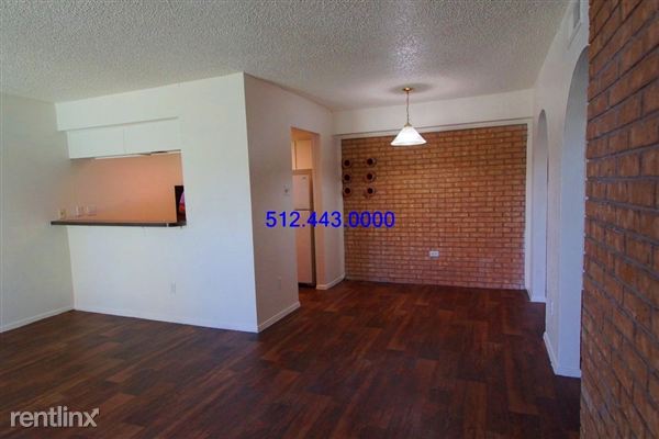 Building Photo - 512 E Riverside Dr
