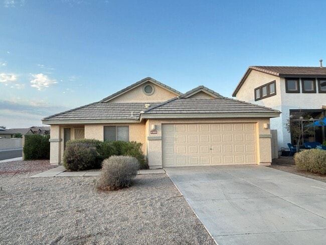 SINGLE LEVEL HOUSE ON CORNER LOT - SINGLE LEVEL HOUSE ON CORNER LOT