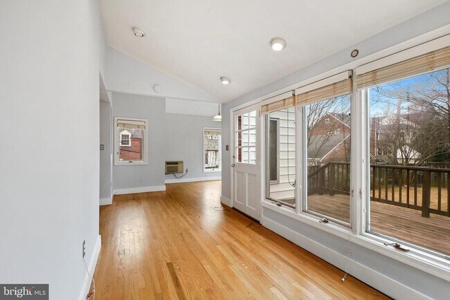 Building Photo - 4451 Albemarle St NW