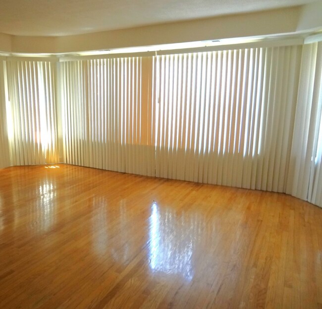 Foto del edificio - 8009 S Phillips Ave