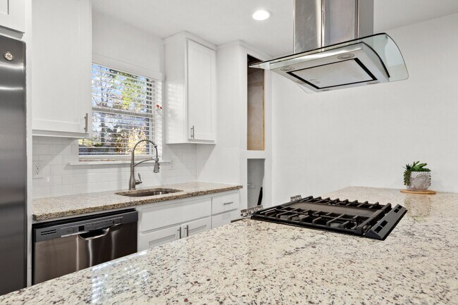 Foto del edificio - 301 E 33rd St