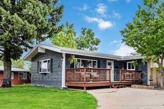 Building Photo - 5766 W Elmhurst Dr